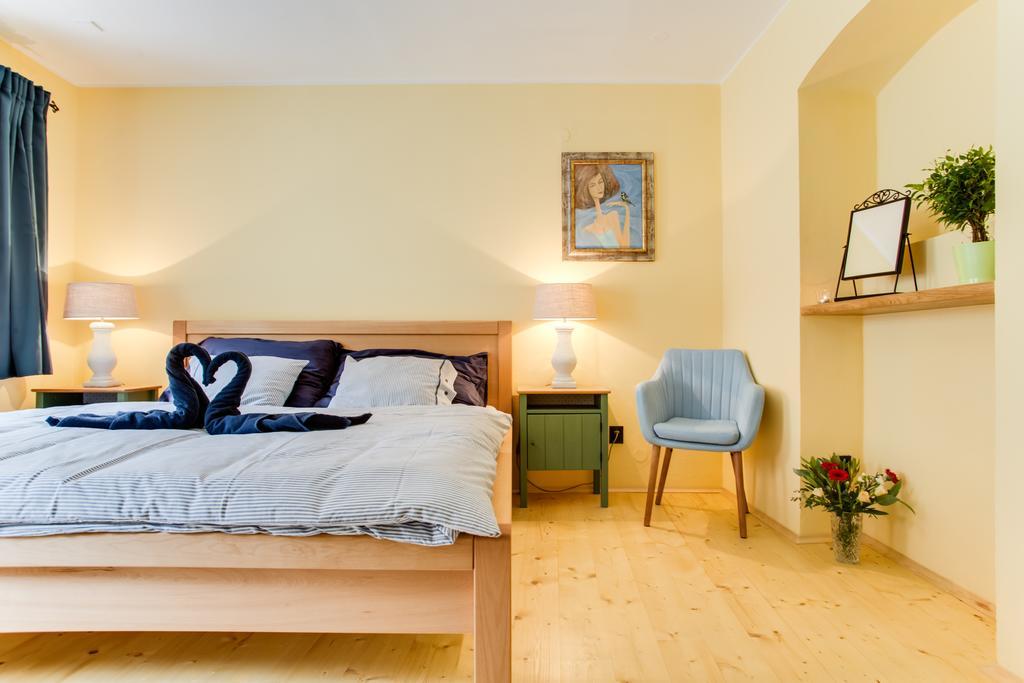 Amazing 5 Bedroom House Krumlov 82 - 4 Min Walk To Main Square Český Krumlov Exteriör bild
