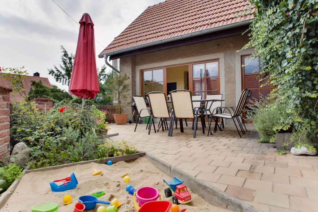 Amazing 5 Bedroom House Krumlov 82 - 4 Min Walk To Main Square Český Krumlov Exteriör bild